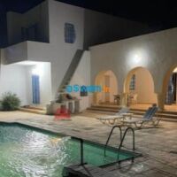 VILLA AVEC PISCINE PRIVÉE À DJERBA - RÉF L740