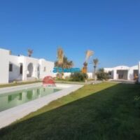 GRANDE MAISON À VENDRE SUR MEZRAYA DJERBA ZA - RÉF V693